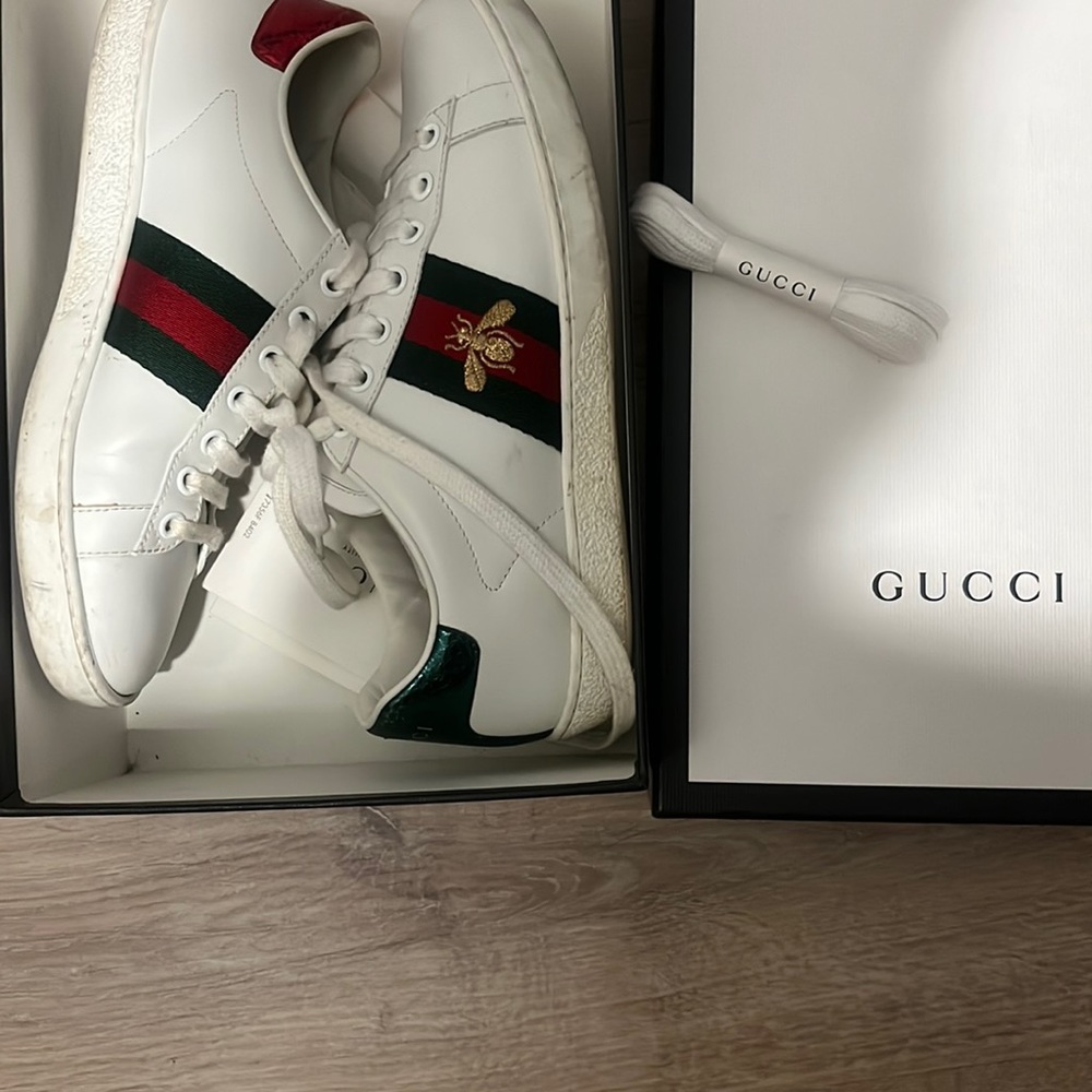 GUCCI. Women's Ace Bee sneaker